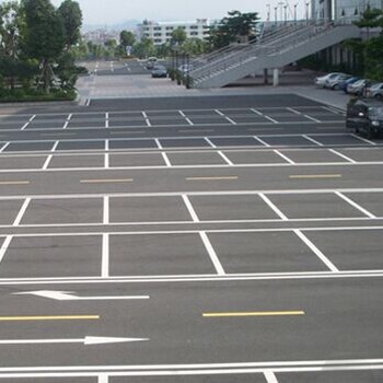 專業(yè)可靠的道路、停車(chē)場(chǎng)及交通設(shè)施安裝服務(wù)，全面解決北京停車(chē)難題